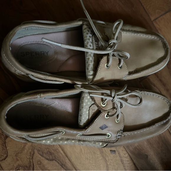 Sperry - Picture 1 of 5